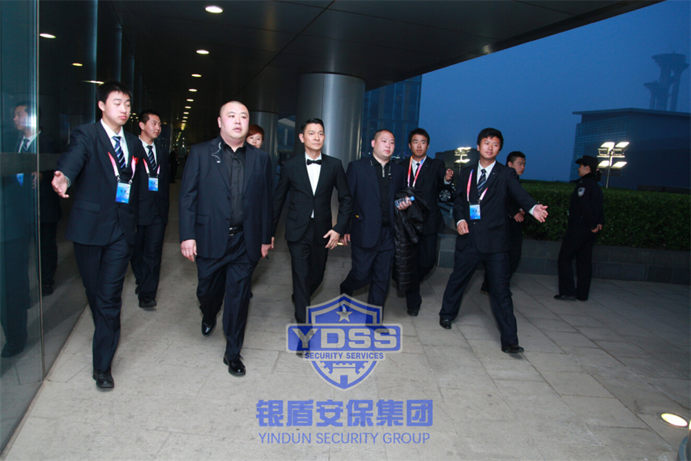 北京銀盾安保特勤隊員為名人提供安保護衛(wèi)服務(wù)